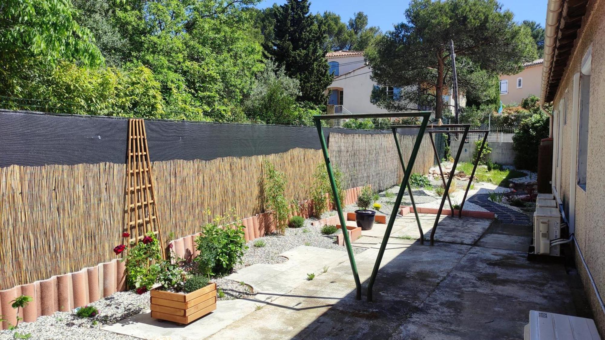 Le Jardin Des Rocailles - Villa 4 Chambres Climatisee Avec Piscine A Deux Pas D'Avignon Вильнёв-ле-Авиньон Экстерьер фото
